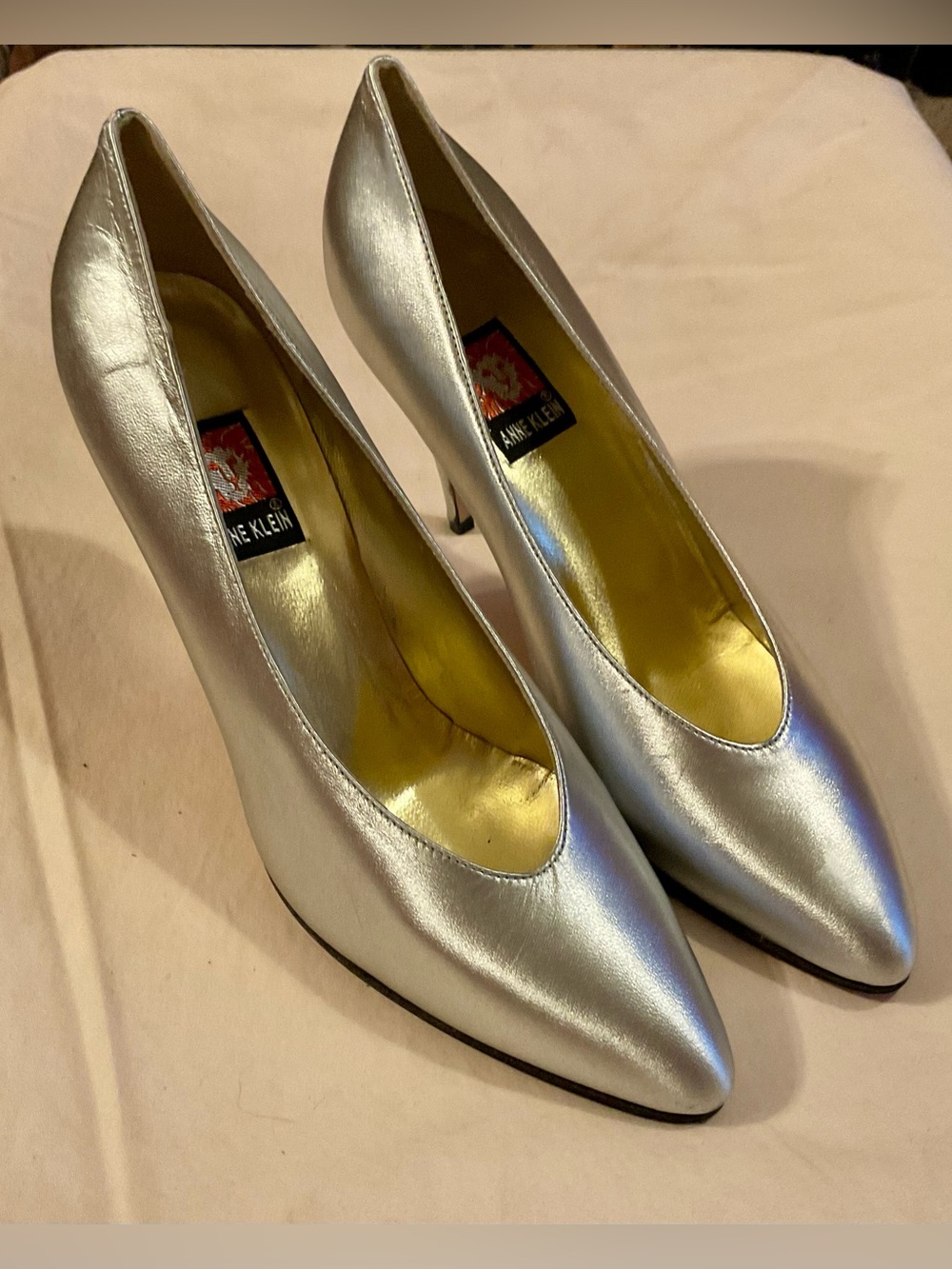 Anne Klein Vintage Metallic Silver Pointed-Toe Pumps